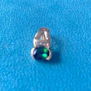 19k solid yellow gold natural green tourmaline and diamond pendant